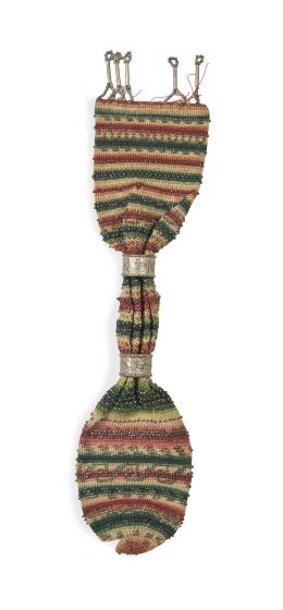 1193.  Bolsa de tela con rayas y aplicaciones metálicas para guardar las onzas de oro.S. XIX.