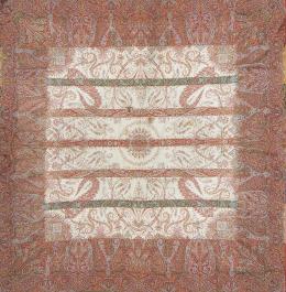 1105.  Pasley en lans sobre campo beige y blanco.S. XIX