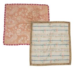 514.  Lote de dos cubre cálices con decoración de flores bordadas.Uno del S. XIX, otro Carlos IV, h. 1800.