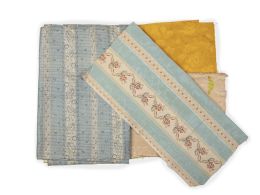 538.  Lote de ocho fragmentos de tela: una azul con flores, dos con flores rosas, tela amarilla y cuatro fragmentos.S. XVIII-XIX.