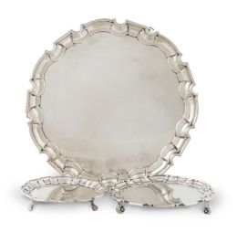 1304.  Lote de tres salvillas de plata con escotaduras. Dos con marcas y una sin marcas.Sheffield, Inglaterra, 1938.