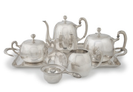 676.  Juego de café y té de plata de ley 916.Dionisio Garcia, h. 1940.