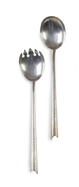 1247.  Pareja de cubiertos de servir de plata. Con marcas.Adie & Lovekin Ltd., Birmingham, pp. del S. XX.
