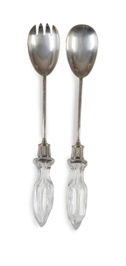 1248.  Lote de dos cubiertos de servir en plata con mangos de cristal, pp. del S. XX.