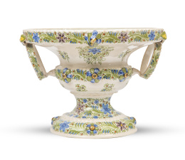 1167.  Ánfora en cerámica esmaltada con decoración floral.Manises, pp. del S. XX.