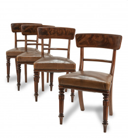 1195.  Juego de ocho sillas de estilo regencia.Inglaterra, S. XIX.