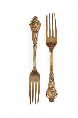 1001.  Juego de seis tenedores de merienda de plata dorada.Londres, Inglaterra, 1899.