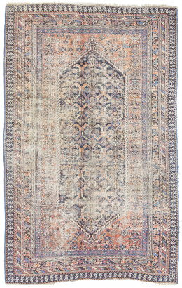 1035.  Alfombra antigüa en lana.Persia.