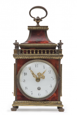 1171.  Reloj de carey y bronce. Trabajo alemán, S. XIX.