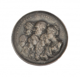 1132.  Medallón de una sola cara de la familia Real de Carlos IV en Bayona, año 1808.Bronce en relieve.  