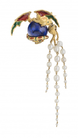 62.  Original broche Francés c.1850 con dragón sobre esfera de lapislázuli y cascada de perlas finas colgante