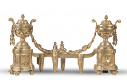 602.  Pareja de morillos de bronce de estilo Luis XVI.Francia, S. XIX.