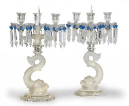 1230.  Pareja de candelabros de cristal traslúcido, al ácido y azul.Baccarat, Francia, ffs. del S. XIX.