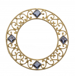 134.  Broche circular calado de pp. S. XX con cuatro piedras azules de talla romboidal en puntos cardinales