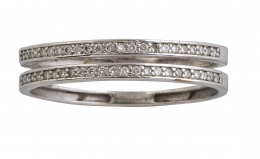 186.  Sortija media alianza de dos aros con frente de brillantes