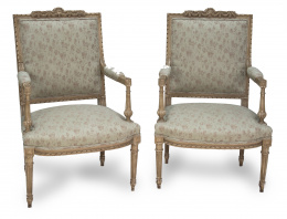 1162.  Pareja de butacas estilo directorio lacadas de gris.Trabajo francés, pp. del S. XX.