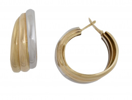 203.  Pendientes en forma de grandes criollas de oro bicolor gallonado