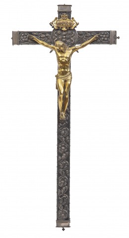 732.  Crucifijo de plata con Cristo en bronce dorado, siguiendo modelos de Guglielmo della Porta (1500-1577).Trabajo italiano, S. XVII.