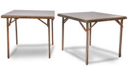 521.  Dos mesas plegables de juego, pp. del S. XX.