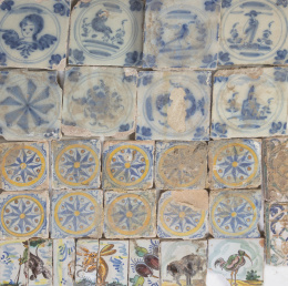 470.  Conjunto de azulejos variados de cerámica esmaltada, entre ellos de Triana, S. XVIII.