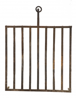 441.  Reja de hierro forjado con forma de parrilla.Trabajo español S. XVII.