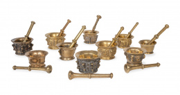 464.  Lote de diecisiete morteros de bronce.España, S. XVI - XVII.
