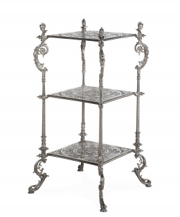 729.  Etagere de metal plateado.Francia, último cuarto del S. XIX.
