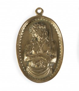 511.  Placa devocional de bronce dorado con Cristo atado.España, S. XVII - XVIII.