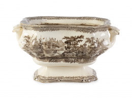 721.  Sopera en loza estampada en negro de la serie de la gónzola.Sargadelos, tercera época (1845-1862).