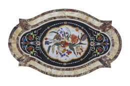1271.  Tapa de piedras duras oval decorada con flores, siguiendo modelos antiguos.S. XX.