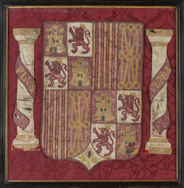 532.  Bordado con el escudo de España en hilos de color y dorados sobre fondo granate.España, S. XX.