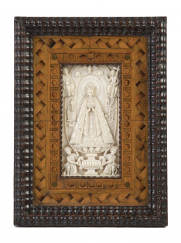 1173.  Virgen.Placa de marfil enmarcada.S. XIX.