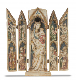 985.  Altar portátil de marfil tallado y policromado.Trabajo francés, S. XIX, siguiendo modelos medievales.