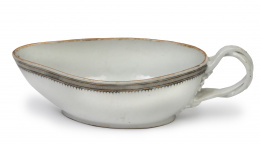 1256.  Salsera de porcelana esmaltada de compañia de indias.China, ffs. del S. XVIII.