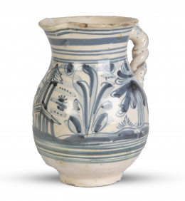 469.  Jarro de cerámica esmaltada en azul de cobalto, con arquitectura y árboles de pisos.Talavera, h. 1775 - 1800.