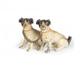 1301.  Pareja de perros de bronce policromado.Viena, S. XIX.