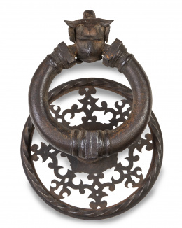 973.  Llamador de anilla en hierro forjado con cabeza humana, h. 1500.