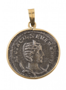 102.  Colgante con moneda romana de un Antoniniano de Octacilia Severa, en marco de oro amarillo