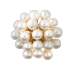 110.  Sortija con semiesfera de perlas cultivadas 