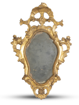 437.  Cornucopia Fernando VI en madera tallada y dorada.España, h. 1746.