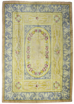 1283.  Alfombra en lana de nudo español de estilo Carlos IV.España, S. XX.