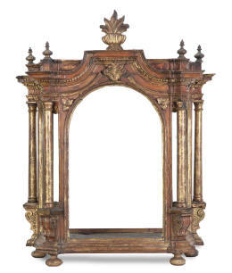 430.  Hornacina Carlos IV en madera tallada, policromada y dorada.Trabajo español, ff. del S. XVIII.