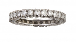 259.  Sortija alianza completa de brillantes