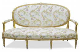 1091.  Canapé de madera tallada y dorada de estilo Luis XVI.Trabajo Italiano, h. 1800.