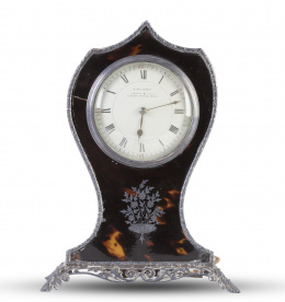 1197.  Reloj de símil carey y plata.Firmado en la esfera "Mappin & Webb. London, Paris & Rome".Inglaterra, S. XIX.