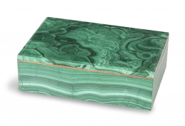 1161.  Caja de malaquita, rematado por bronce, S. XIX - XX.