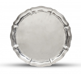 1130.  Salvilla de plata Carlos III con borde ingletado. Con marcas.Mateo Martínez Moreno, Córdoba, h. 1786.