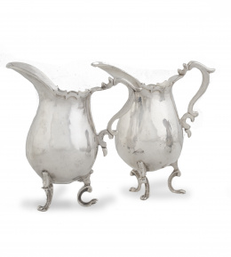 1256.  Dos jarritos de plata en su color Jorge III.Ebenezer Coker, Londres, 1772.