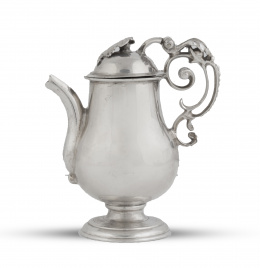 536.  Vinajera de plata en su color.España, S. XVIII.