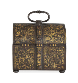 685.  Caja de caudales en hierro damasquinado en oro.Siguiendo a Diego de Çaias*, España, mediados del S. XVI.